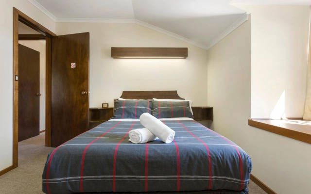 Village Family Motor Inn