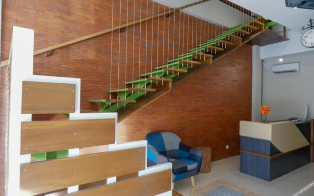 Inep Kayu Jebres by Reddoorz