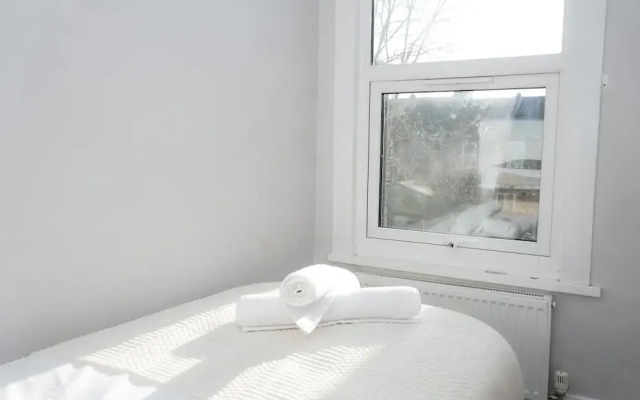 3 Bed-sleeps 7-garden-parking-town Centre