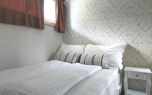 LAAX central holiday apartment with pool & sauna