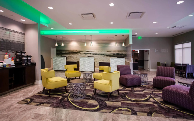 La Quinta Inn & Suites by Wyndham Virginia Beach