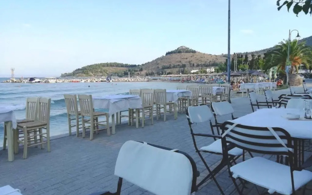 Dimitrios Loft Apartment