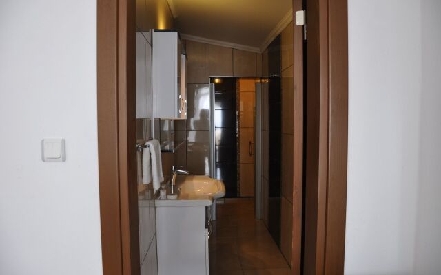 Pisces Hotel