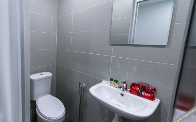 Colour Hotel by OYO Rooms