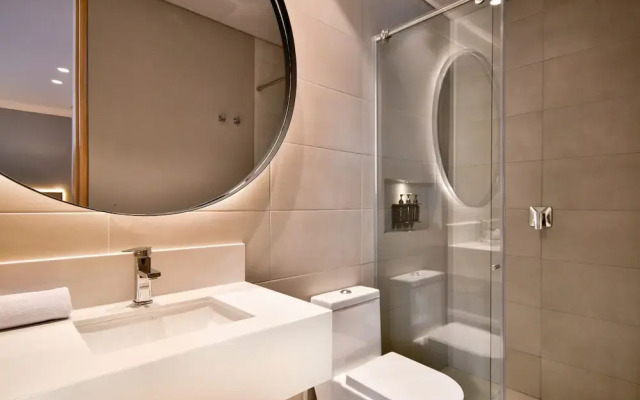 w Elegant 1BR w/ Great Deco in Unicentro