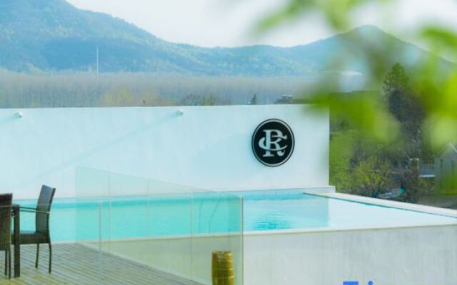 Nanjing Yuequnqing·Thai style Tangquan Holiday Homestay