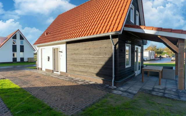 Beautiful Holiday Home in Scherpenisse With Charming Terrace