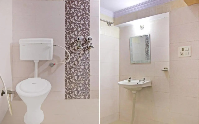 OYO Flagship 70265 Hotel Decent Stay