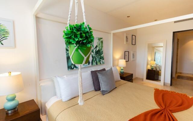 Elements Penthouse 5 3 Bedroom Condo by RedAwning