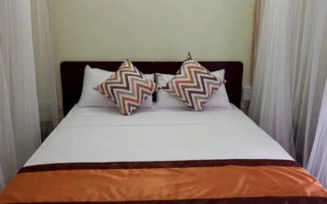 CaliTwapa Hotel & Restaurant