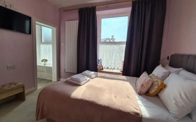 Torland Seafront Hotel