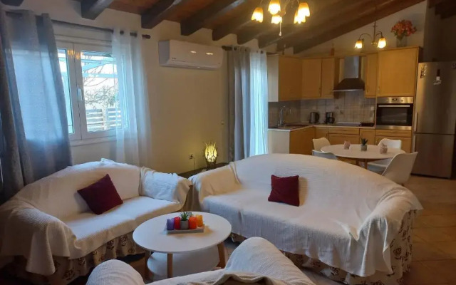 Emilio Village House