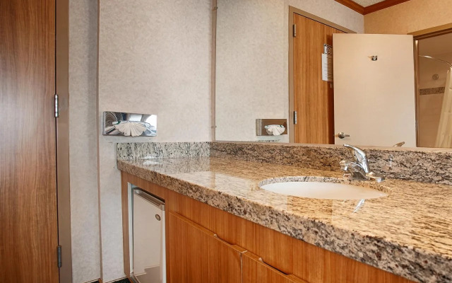 Best Western Los Angeles Worldport Hotel