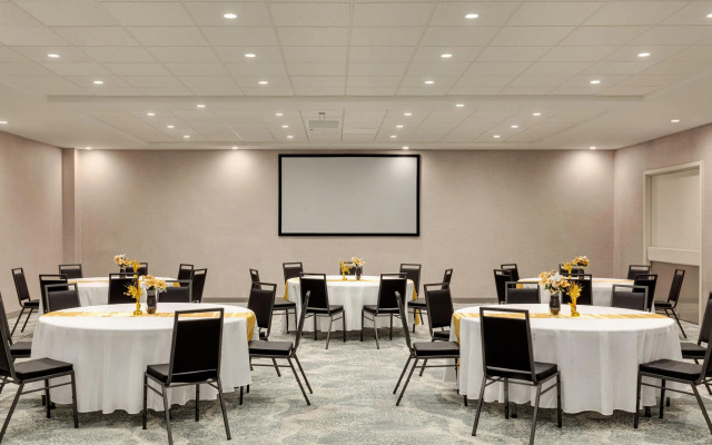 Wyndham Garden Atlanta Airport