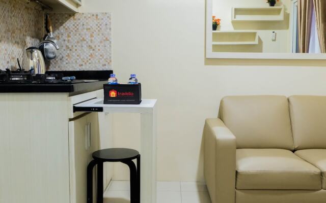 Modern and Comfy 2BR Green Pramuka Apartment