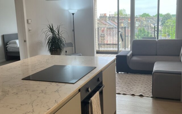 Immaculate 2-bed Apartment in London