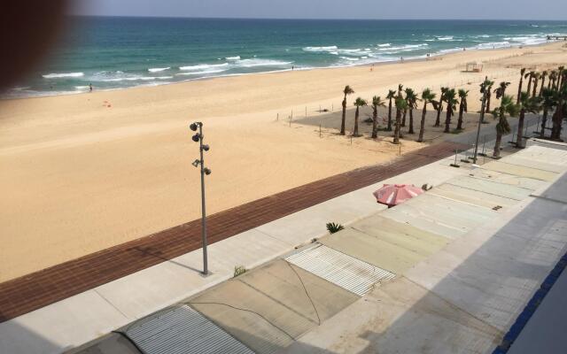 Sea View apt- enjoy facilities & benefits of livi