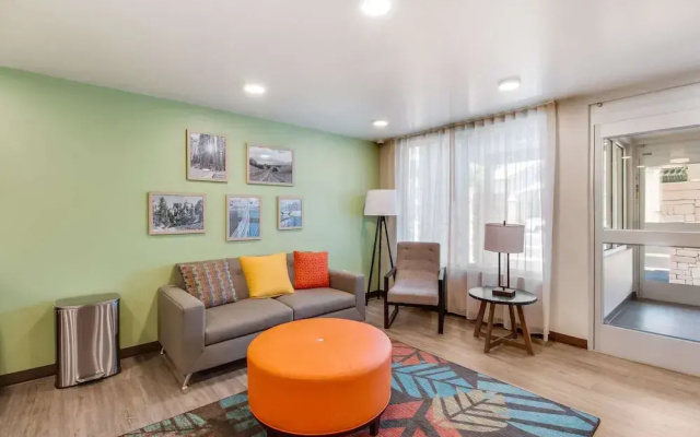 Woodspring Suites Bakersfield Airport