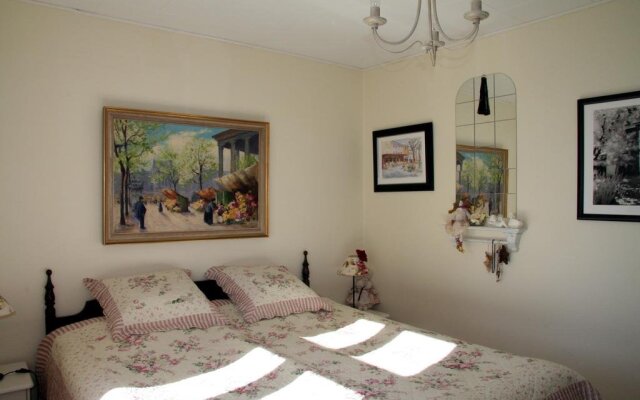 Le Chapeau Bed & Breakfast