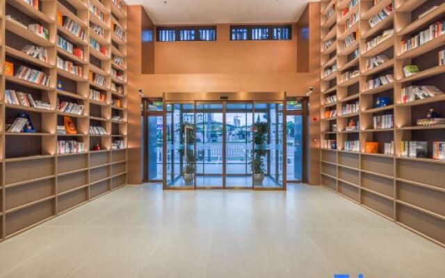 Starway Hotel (Ningbo Railway Station South Square)