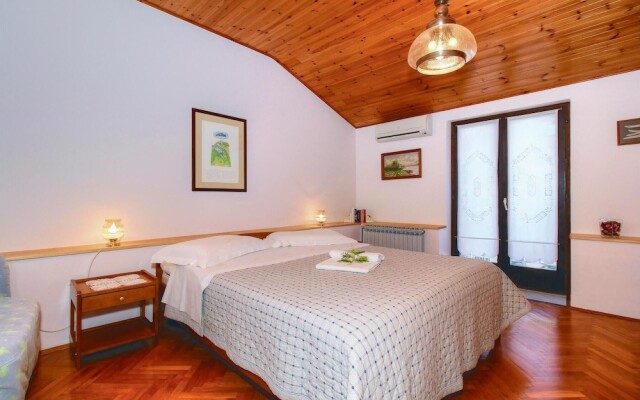 Stunning Apartment in Umag With 2 Bedrooms