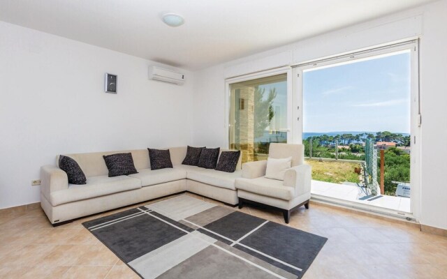 Amazing Home in Banjol With Wifi and 3 Bedrooms