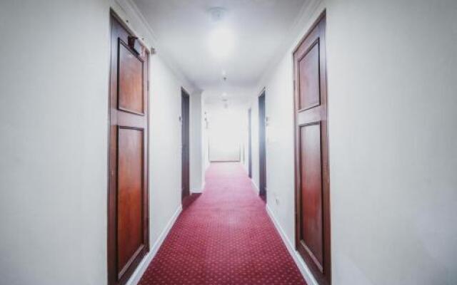 Reddoorz Premium @ Losari Area