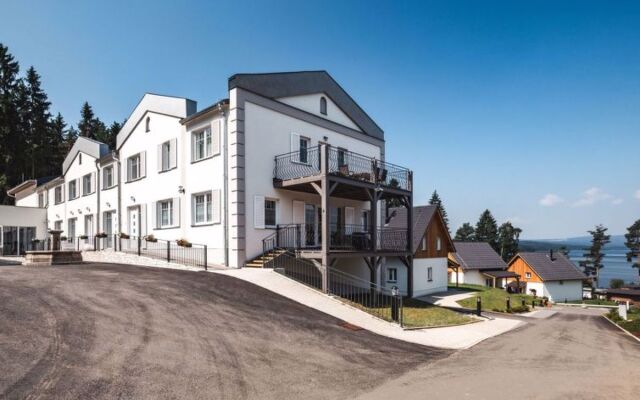 Lakeside Village 13