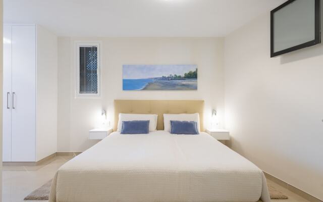 Luxury terrace Sea front P67B by CanariasGetaway