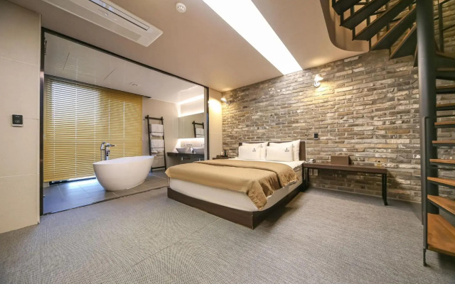 Louis Boutique Hotel