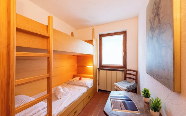 Charming Apartment With Garden in Courmay