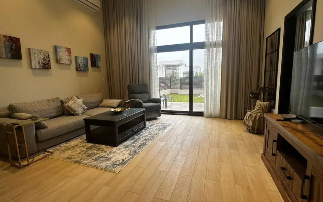 One-bedroom Escape With Scenic View