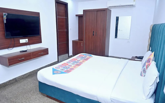 Hotel Golden By Admire Stay