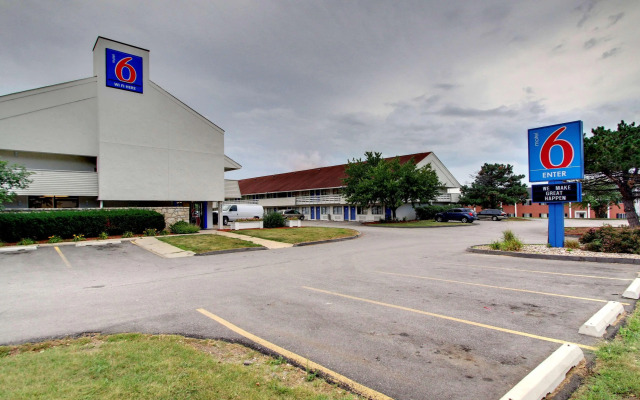 Motel 6 Cedar Rapids, IA