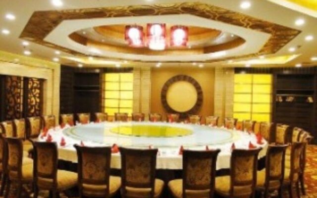Jinan Huanlian Lucaihuang Business Hotel