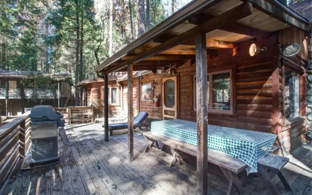 53 Creekside Cabin