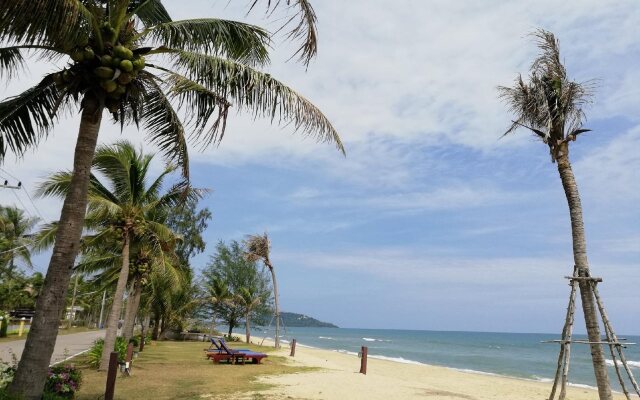 Keeree Waree Seaside Villa