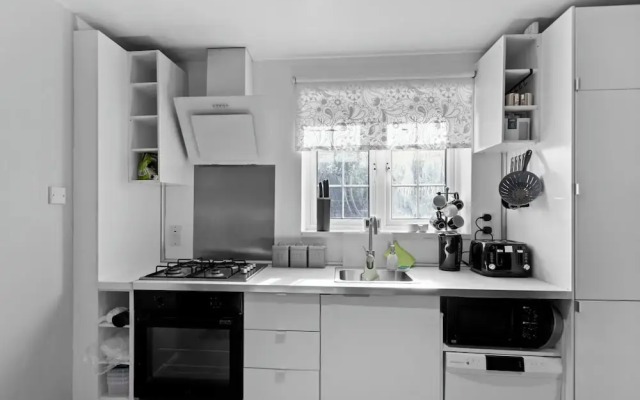 Cozy 2 Bed Apartment Close to Lcy & Excel