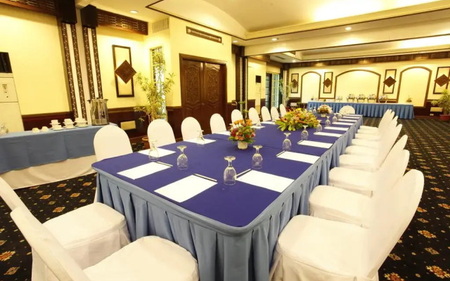 Waterfront Insular Hotel Davao