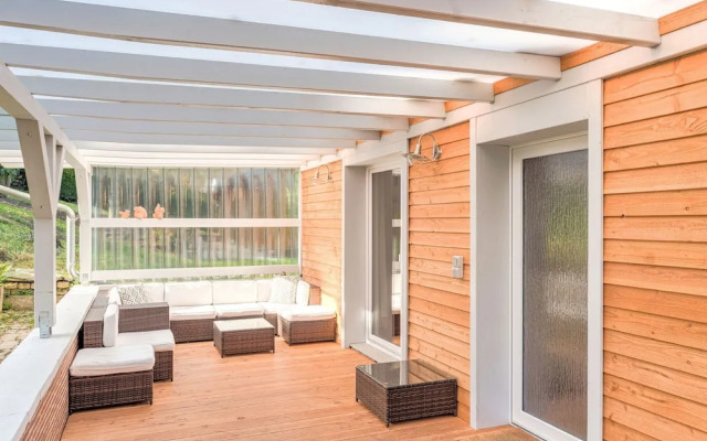 Spacious Apartment near Lake in Guntersberge