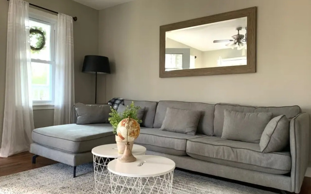 Centrally Located Hidden Midtown Gem