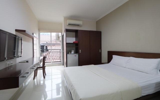 Clover Residence Near Mall Ambassador – Guest Rooms – Jakarta