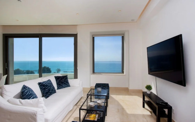 The Arc Ship Exclusive Apartment