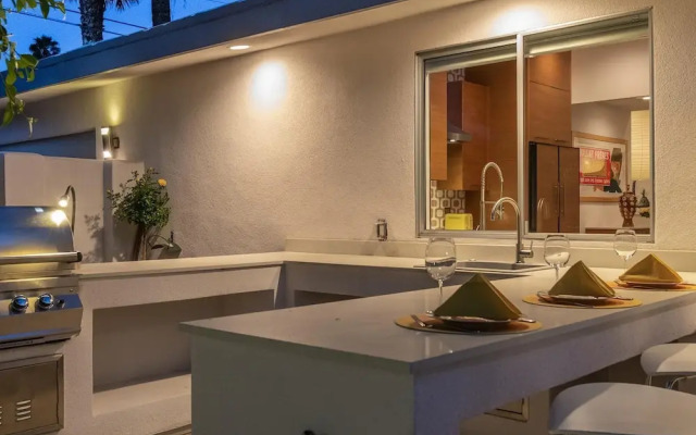 Four Palms in Deepwell Estates