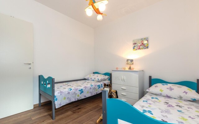 Nice Apartment in Split With 3 Bedrooms and Wifi