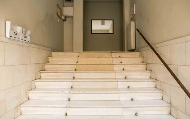 Best House, Kolchidos, Ampelokipoi Metro, Athens
