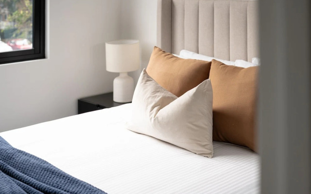 Cinema Suites Apartments by Urban Rest