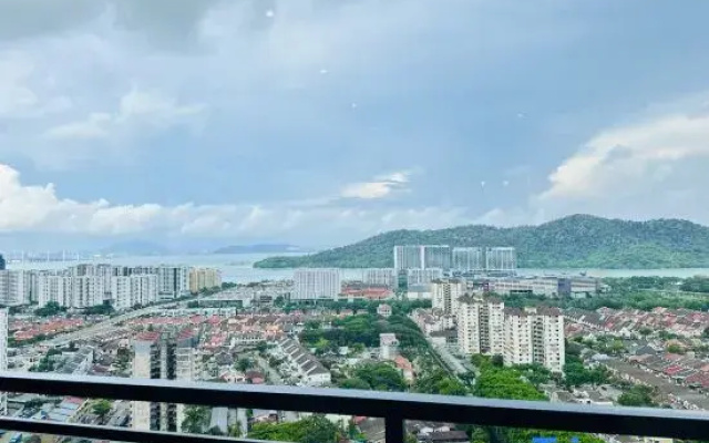 Relax Familystay (Iconic Regency Service Residences Penang)3BR-9pax