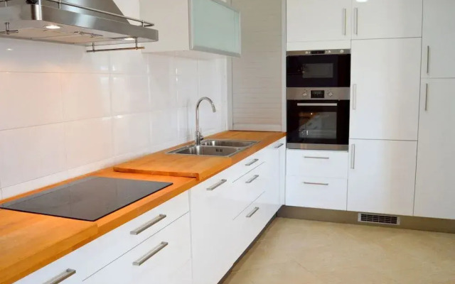 Santa Flora Holiday House