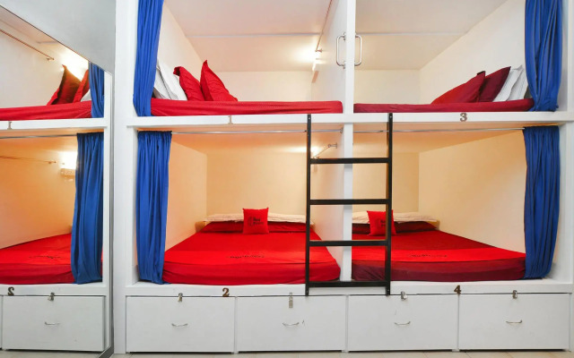 RedDoorz Hostel near Farrer Park MRT